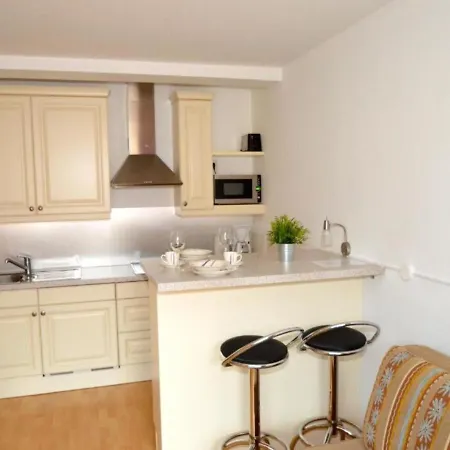 Apartment Leif By Interhome Zell am See